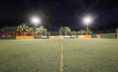 Deportes Gáldar mejora la iluminación del Estadio Antonio Castillo