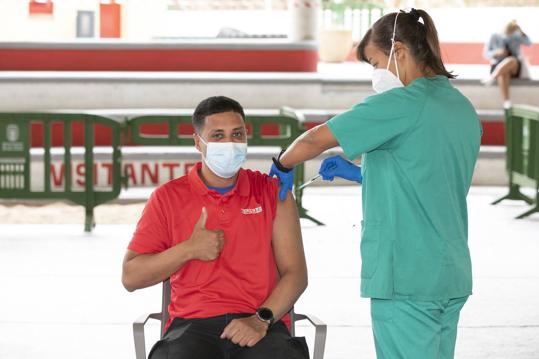 SPAR Gran Canaria sigue el 'Plan Sumamos' con el 77% de los trabajadores vacunados