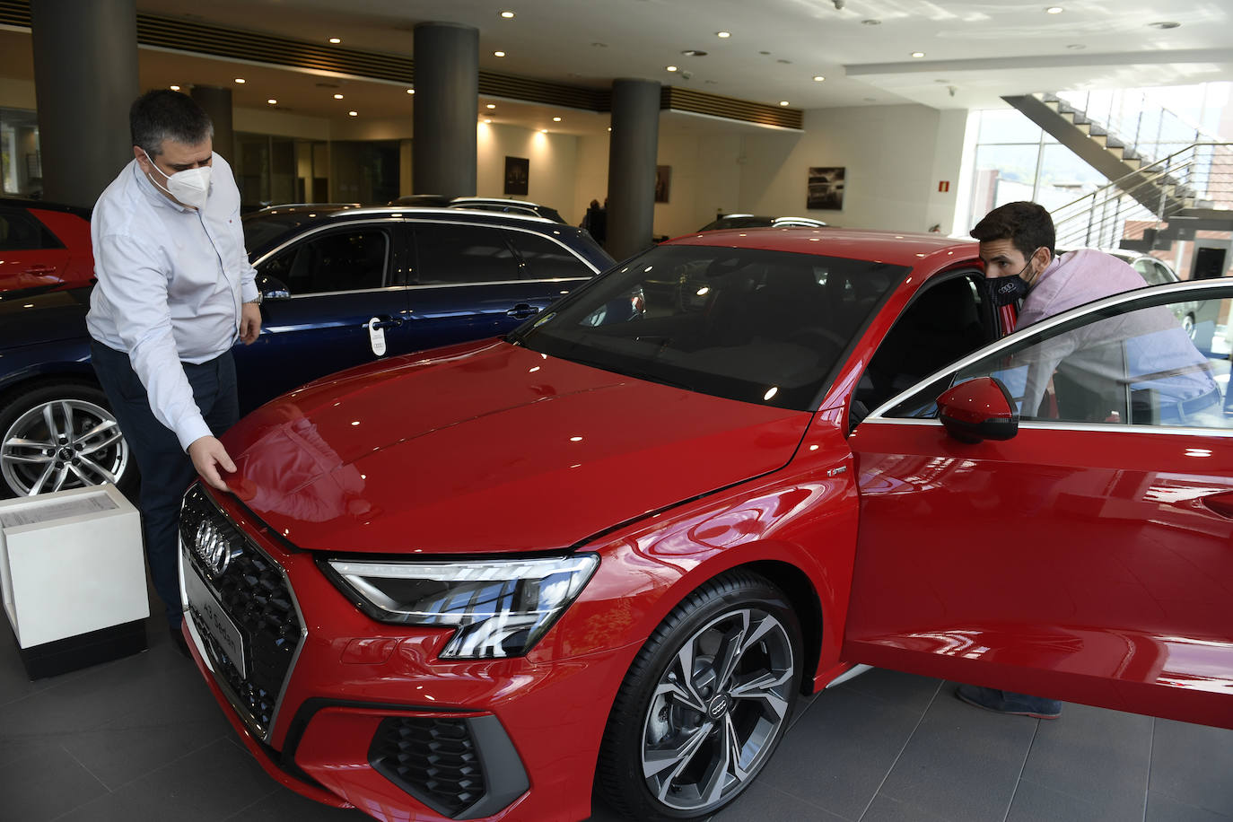 Los 'rent a car' inyectan oxígeno a los concesionarios que siguen en negativo