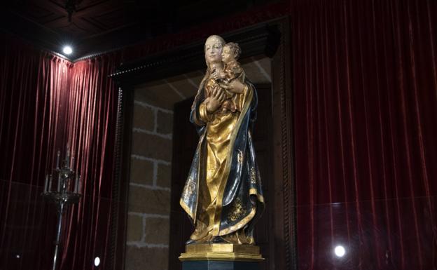 La Virgen se descubre ante sus peregrinos