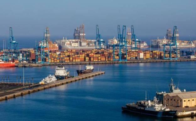 Dos brotes en dos barcos en Gran Canaria suman 23 contagios