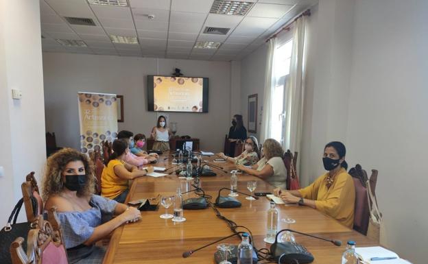 87 profesionales, desde el 10, en la Feria Insular de Artesanía