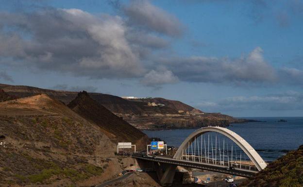 Sanidad activa avisos de riesgo para la salud por altas temperaturas en Gran Canaria y Tenerife