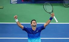 Djokovic, a tres victorias de la gloria
