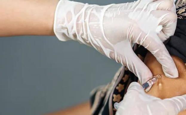 Encuesta: ¿Cree que el Gobierno debe obligar la vacuna o un test negativo para trabajar?