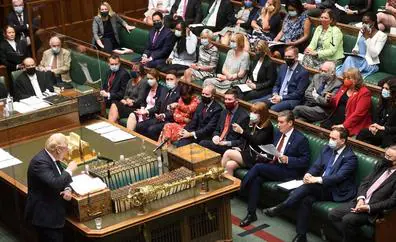 El Parlamento británico respalda el nuevo impuesto de Johnson