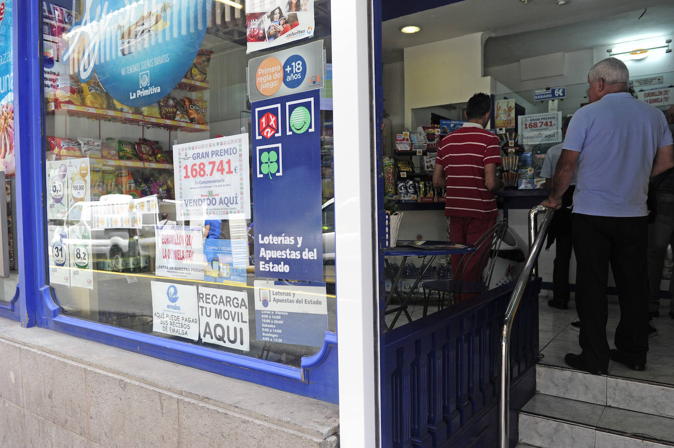 El Segundo Premio de la Lotería Nacional cae en seis núcleos de las islas