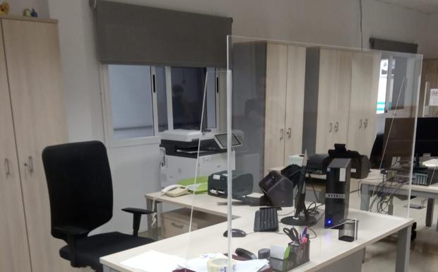 El Ayuntamiento capitalino estrena mobiliario y material