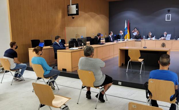 Reconocen el delito y asumen penas de entre uno y dos años de prisión