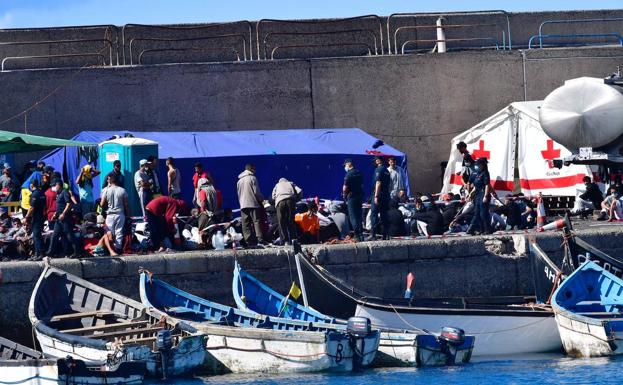 Llegan dos pateras con 87 migrantes durante la noche a Gran Canaria