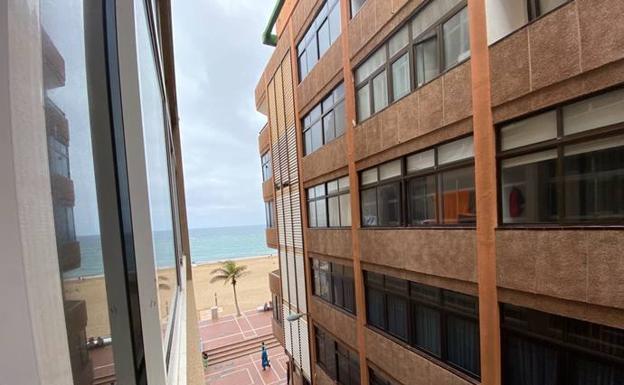Una mujer resulta herida en un atropello en la zona Puerto-Canteras