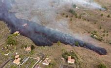 Vídeo: Imágenes aéreas de las coladas de lava recorriendo las laderas de La Palma