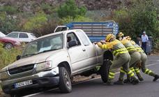 La Unidad Militar de Emergencias y bomberos grancanarios se desplazan a La Palma