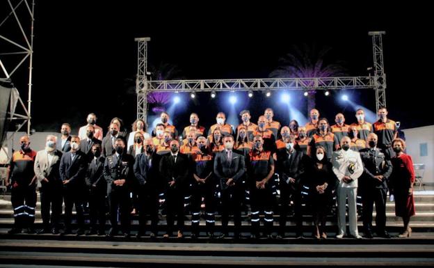 Yaiza da la Medalla de Oro a Protección Civil