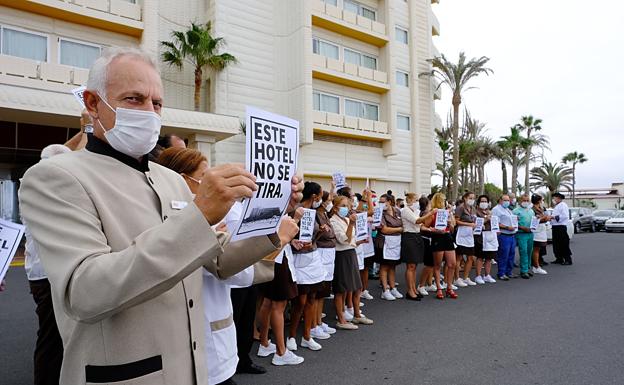 La caducidad del hotel Tres Islas es parte de la campaña de «acoso» de Costas contra la Riu