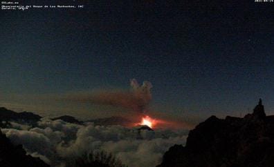 La ceniza del volcán lleva al cierre de los telescopios del IAC en La Palma