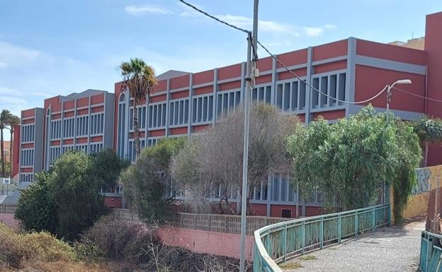 El Esteban Navarro, un arreglo express por extrema peligrosidad