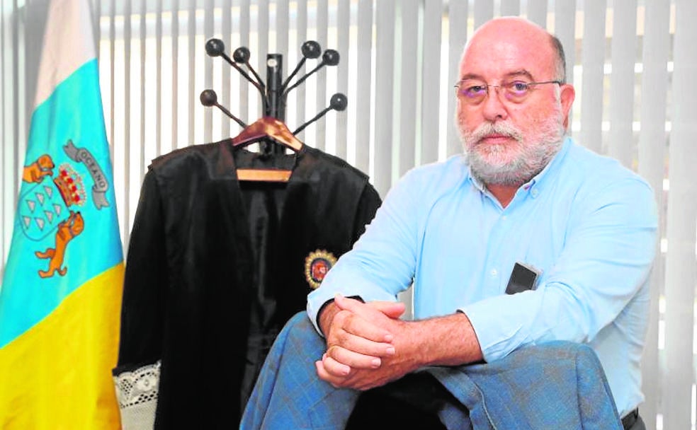 «Paso de defender a los encarcelados sin motivo a los que sí lo tienen»