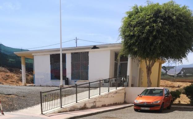 Vecinos de El Calero, al límite por un gimnasio que okupa un local municipal