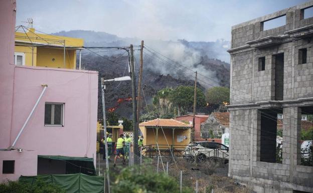 Franquis: «Entregaremos a principios de octubre las primeras casas a afectados por el volcán»
