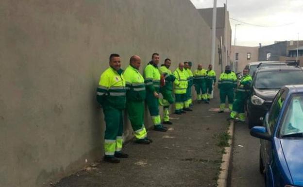 Hartazgo del personal de limpieza por la falta de recursos y de maquinaria