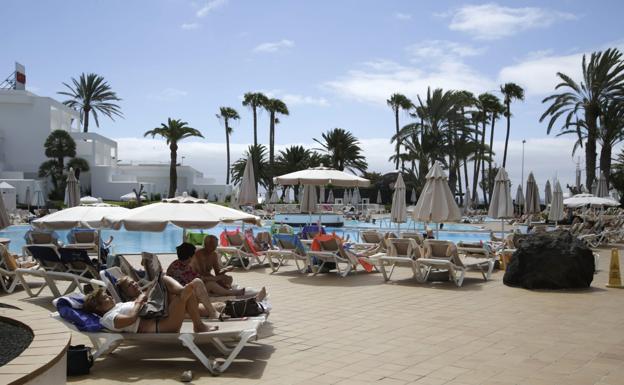Canarias se acerca a la temporada alta turística con «muy buenas perspectivas» de ocupación