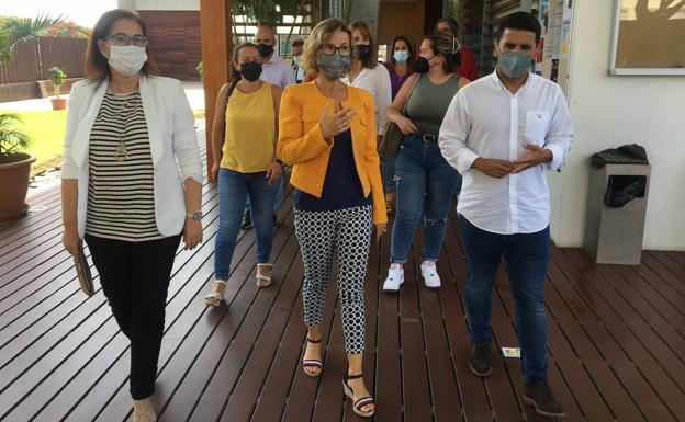 La alcaldesa de San Bartolomé cesa a dos ediles de CC y mantiene a los otros dos