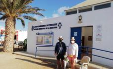 Manuel y Mesi cumplen nueve años de espera por una licencia de obras en Caleta de Sebo