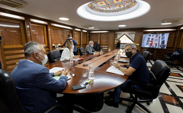 La subida de sueldo de los funcionarios costará 65 millones al Gobierno canario