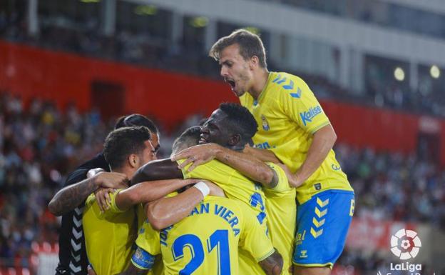 El derbi ya se juega en el vestuario: «Esto es para los aficionados, ha sido un año muy difícil»