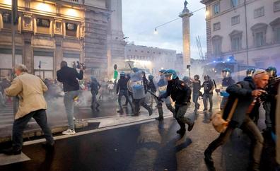 Graves disturbios en Roma durante una manifestación contra el pasaporte covid