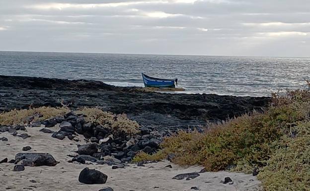 Rescatan a 73 magrebíes de dos pateras en aguas próximas a Lanzarote