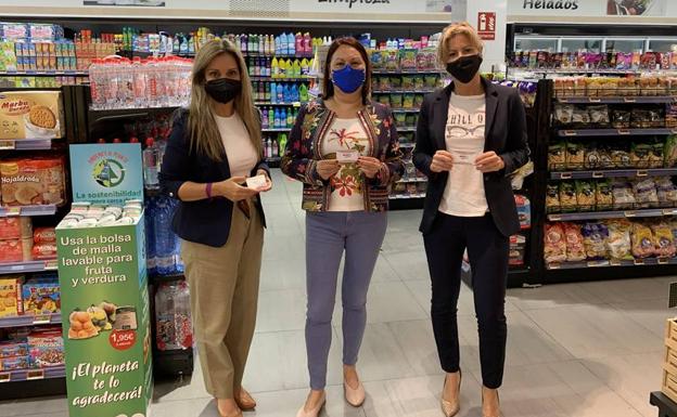 Servicios Sociales distribuye 1.521 tarjetas a familias necesitadas para la compra de alimentos