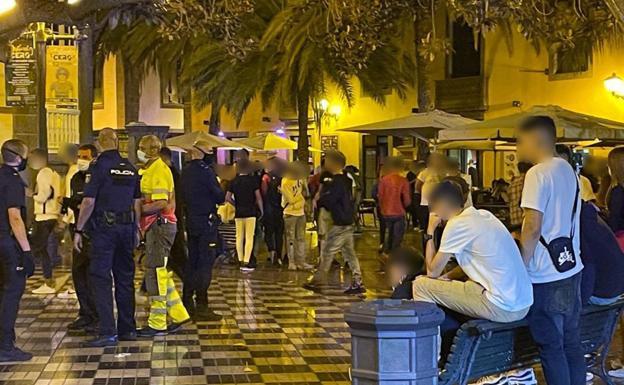 La Policía reforzará su presencia en Vegueta de cara a controlar los botellones en la calle