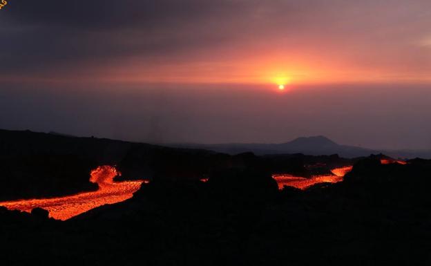 El final de 31 noches sin dormir: Evacuados en los últimos metros de la colada