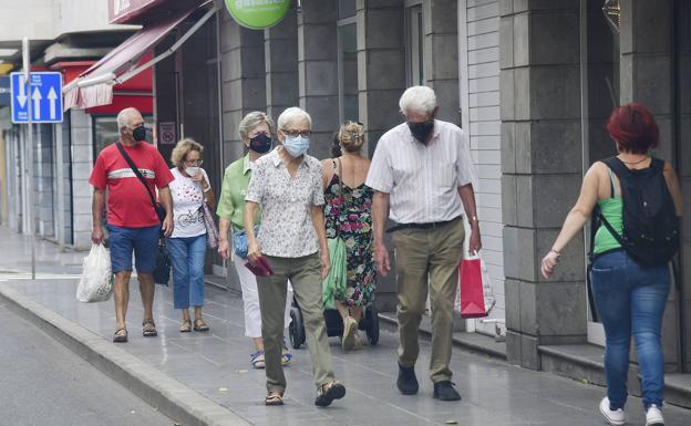 Canarias rebasa el millar de fallecimientos por covid y suma 91 casos
