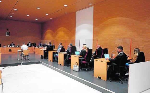 Cuatro de los acusados se juegan de 20 a 27 años de cárcel por la 'Operación Caldereta'