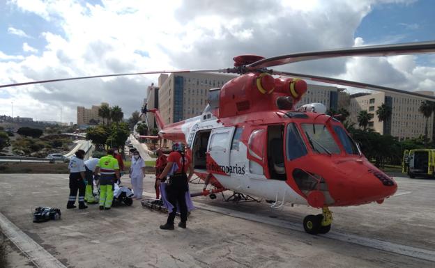 Grave por un ahogamiento incompleto en la playa de Taurito
