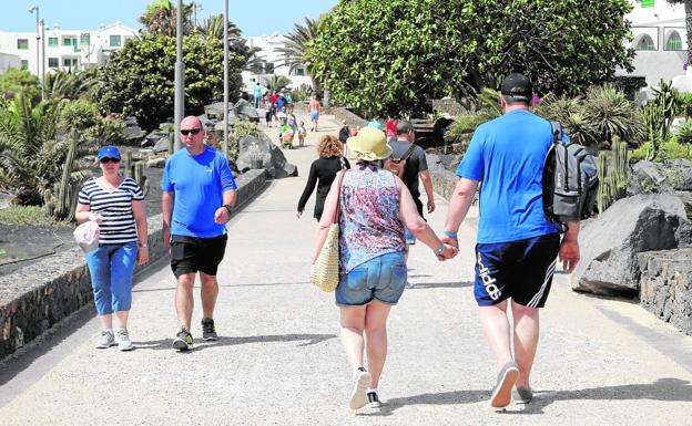 El turismo empieza a recuperarse en Canarias y mira con optimismo la temporada de invierno