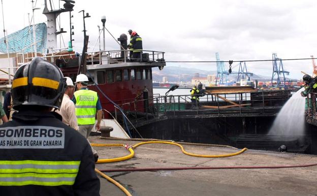Los bomberos tienen ya el convenio de intervención en el Puerto