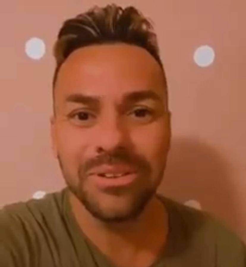 La defensa viral de la Noche de los Finaos en lugar de Halloween de un canario