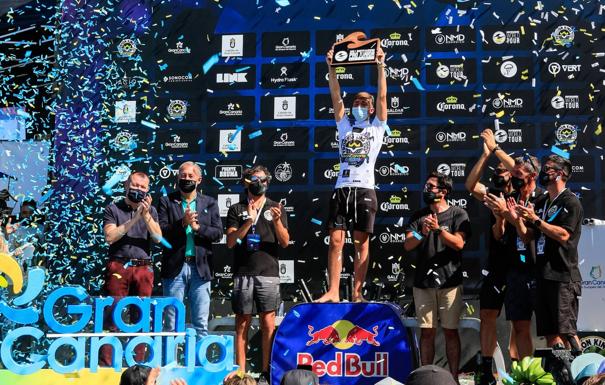 Tausía y Costes se coronan reyes del Frontón King