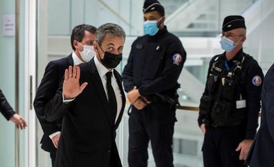 Sarkozy guarda silencio ante las preguntas del tribunal