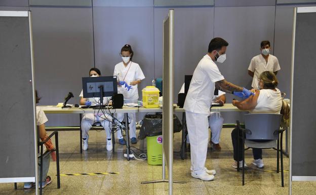 Canarias abre ya las citas para la dosis de refuerzo a todos los que se vacunaron con Janssen
