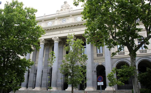 La fachada de la Bolsa de Madrid.  / EP