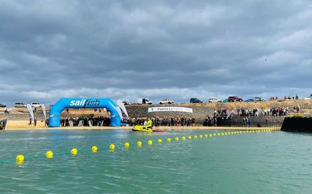 Raúl Lecuona y Lydia Dant, campeones del Club La Santa Volcano Triathlon