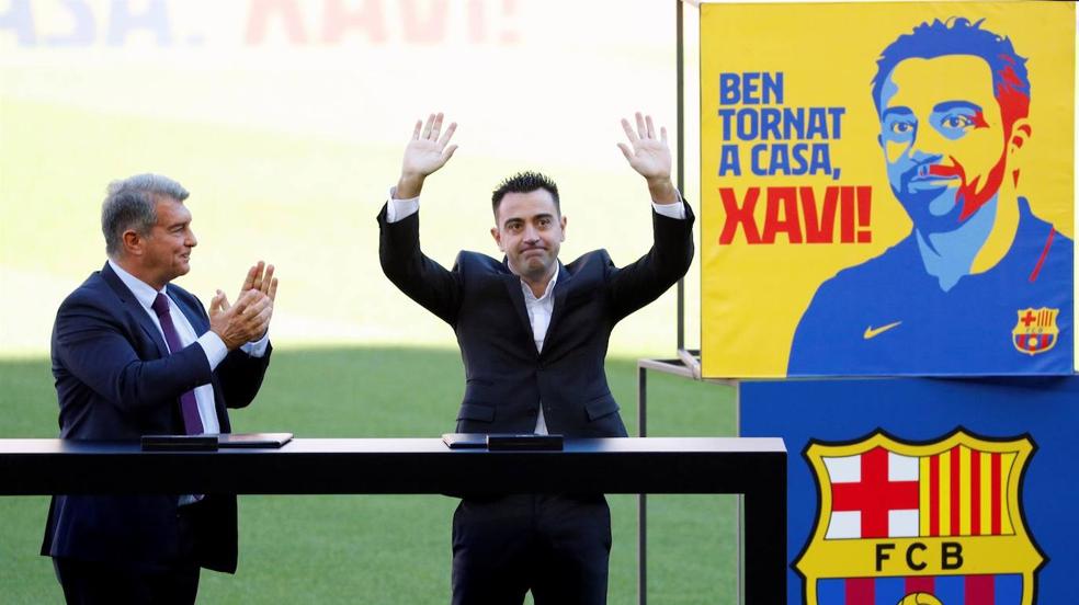 Presentación de Xavi en el Camp Nou