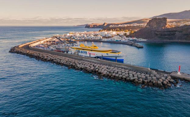 Fred. Olsen celebra este fin de semana jornadas de puertas abiertas de su nuevo trimarán 'Bañaderos Express'