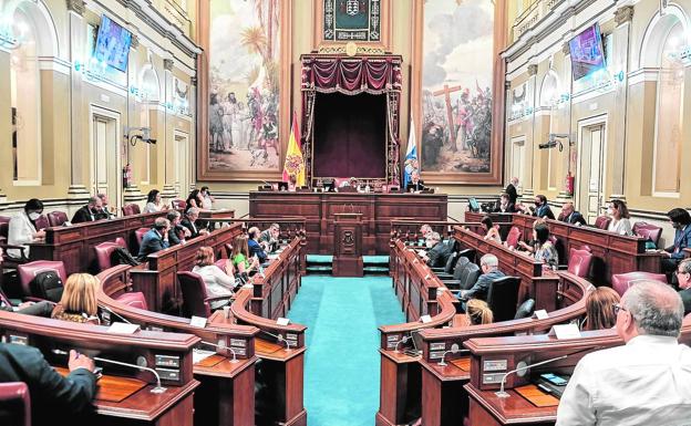 Los diputados canarios tampoco se subirán el sueldo el próximo año