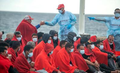 Rescatan un nuevo grupo de 59 migrantes que se dirigían a Canarias